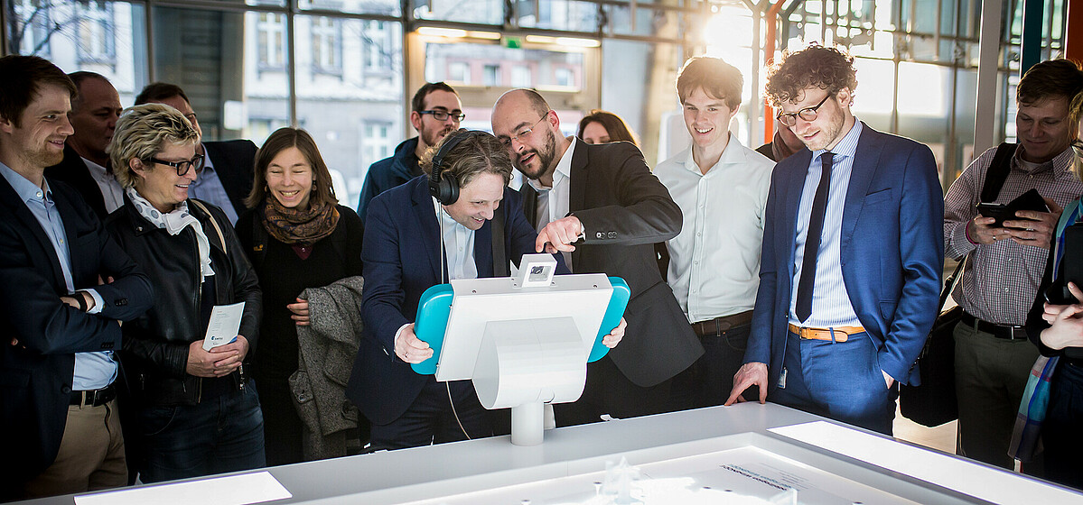 Energising – Wolfgang Korek shows off the fruits of his cluster’s labors Wolfgang Korek from Berlin’s energy technology cluster