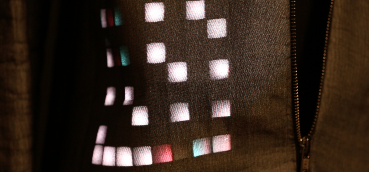 Veronika Aumann, screenstoff 1, Mantel mit Lumoled von Fraunhofer IZM, Detail 05 / © FOTO: VMA